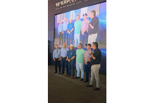 No comando da excelência: presidente Gabriel Garcia Cid com a diretoria da ABCZ